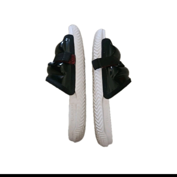 Jordan Mens Super Play Slide 'Black University Red' 13 - Picture 9 of 12